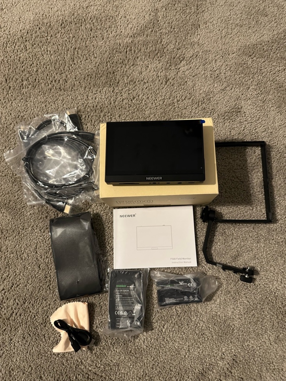 NEEWER F500 5.5 Inch Camera Field Monitor, HDR Touch Screen with 3D LUT